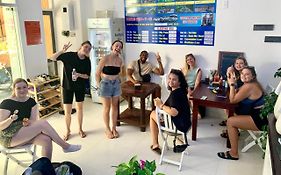 Dom Hostel And Bar